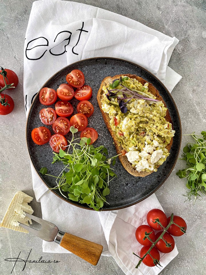 Salata de oua cu&nbsp;avocado