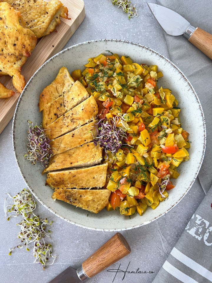 Dovlecei galbeni sotati cu piept de pui la&nbsp;cuptor